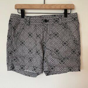 Banana Republic Chino Shorts Black White Geometric Print Size 4